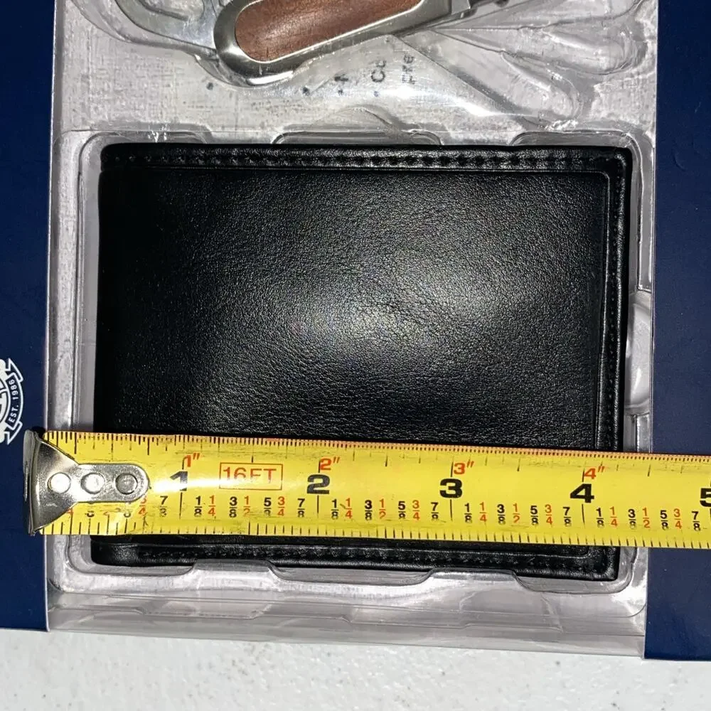 Dockers Mens Wallet Extra Capacity RFID With Deluxe Multi-tool Tool Gift Set NEW